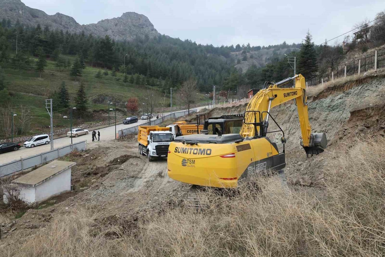TOKAT BELEDİYESİ TARAFINDAN KALEARDI MAHALLESİ'NDE BAŞLATILAN KENTSEL DÖNÜŞÜM ÇALIŞMALARI...