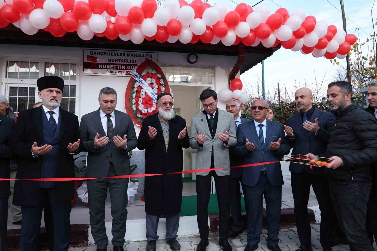 TOKAT (İHA) - TOKAT BELEDİYESİ TARAFINDAN BAŞTAN SONA YENİLENEN BAHÇELİEVLER MAHALLESİ MUHTARLIK...