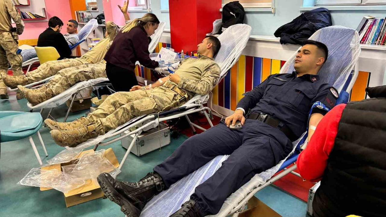 TOKAT (İHA) - TOKAT’IN NİKSAR İLÇESİNDE KIZILAY TARAFINDAN DÜZENLENEN KAN BAĞIŞI ETKİNLİĞİNDE...