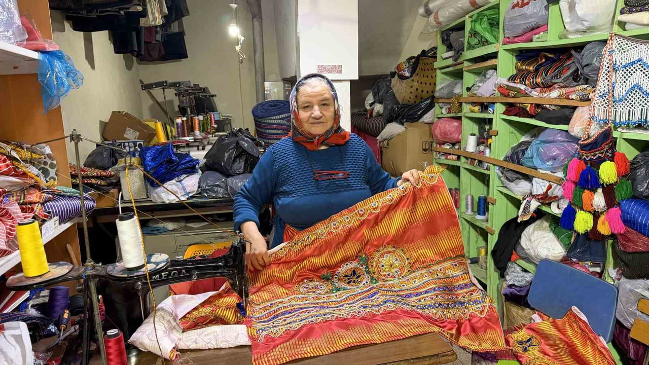 TOKAT’IN ZİLE İLÇESİNDE YAŞAYAN 64 YAŞINDAKİ FINDIK BEBEK, YAKLAŞIK 40 YILDIR ORTA ASYA’DAN GELEN...