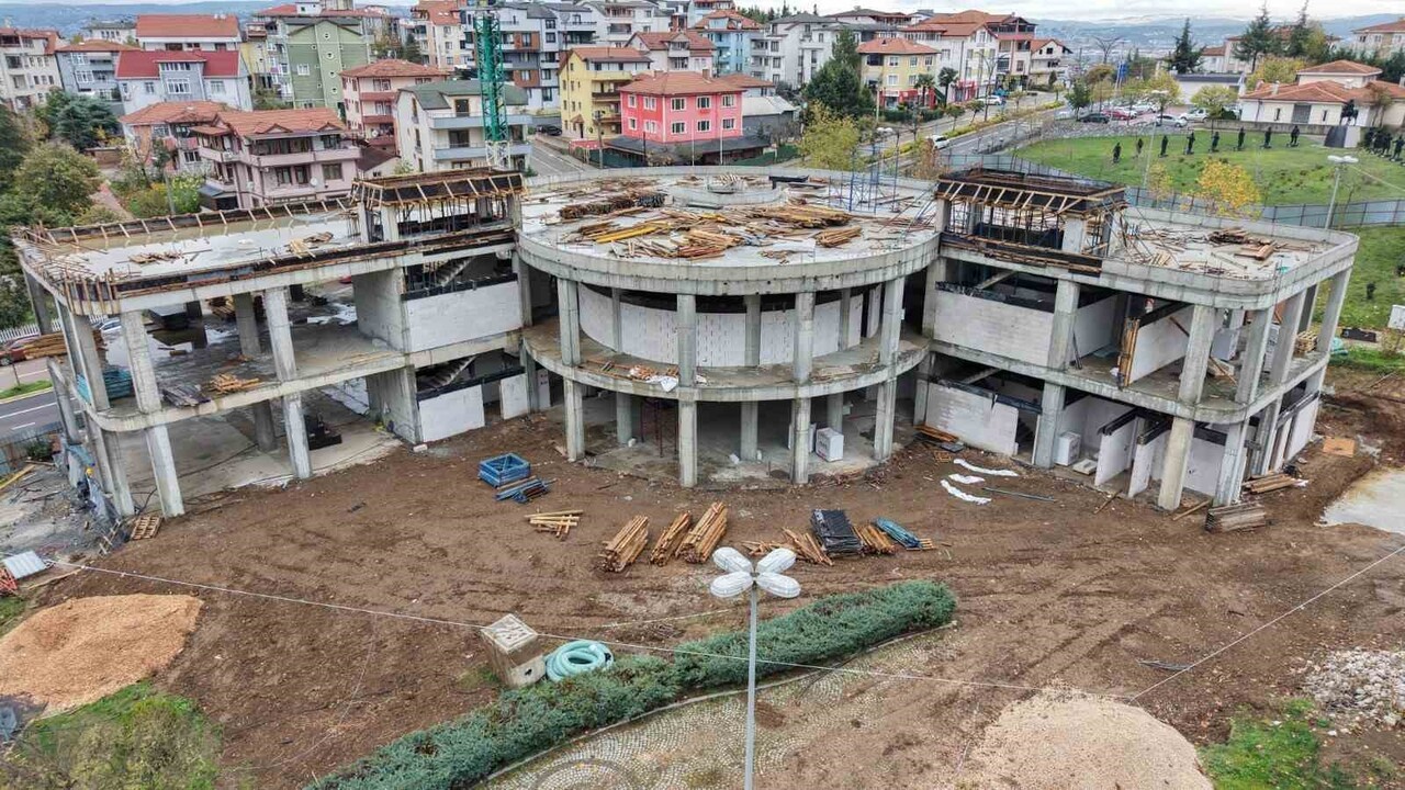 TOPLAM 2 BİN 800 METREKARE İNŞAAT ALANINA SAHİP "ÇOCUK KÜTÜPHANESİ, OYUNCAK MÜZESİ VE ETÜT...