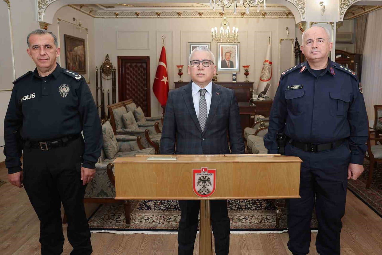 TOPLANTIDA KONUŞAN VALİ YILMAZ ŞİMŞEK, “2025 YILINDA UYUŞTURUCU MADDE İMAL VE SATIŞINA YÖNELİK...