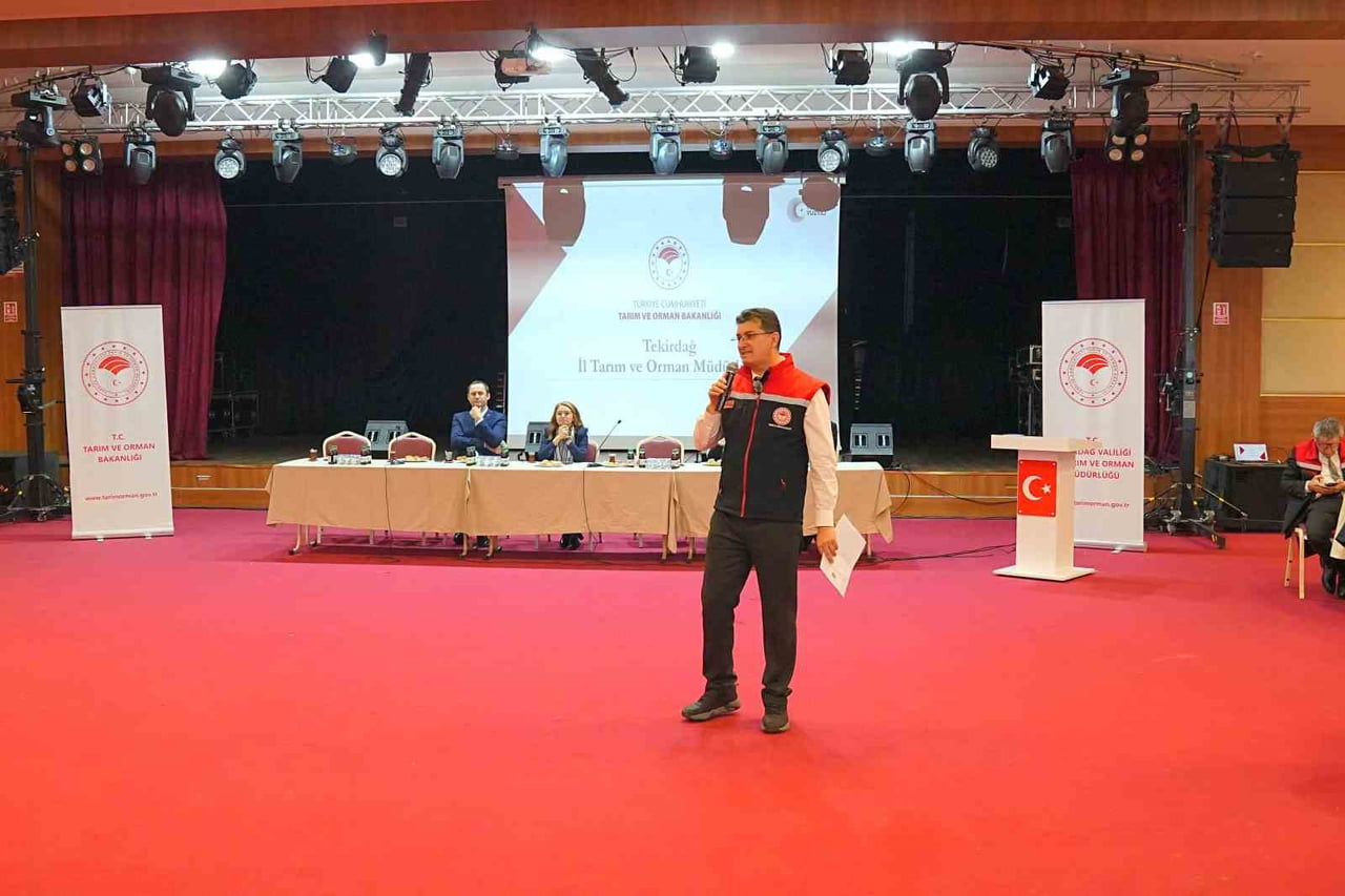 TOPLANTIYA TEKİRDAĞ İL TARIM VE ORMAN MÜDÜRÜ MEHMET AKSOY, BAĞLI KURUM VE KURULUŞLARIN...