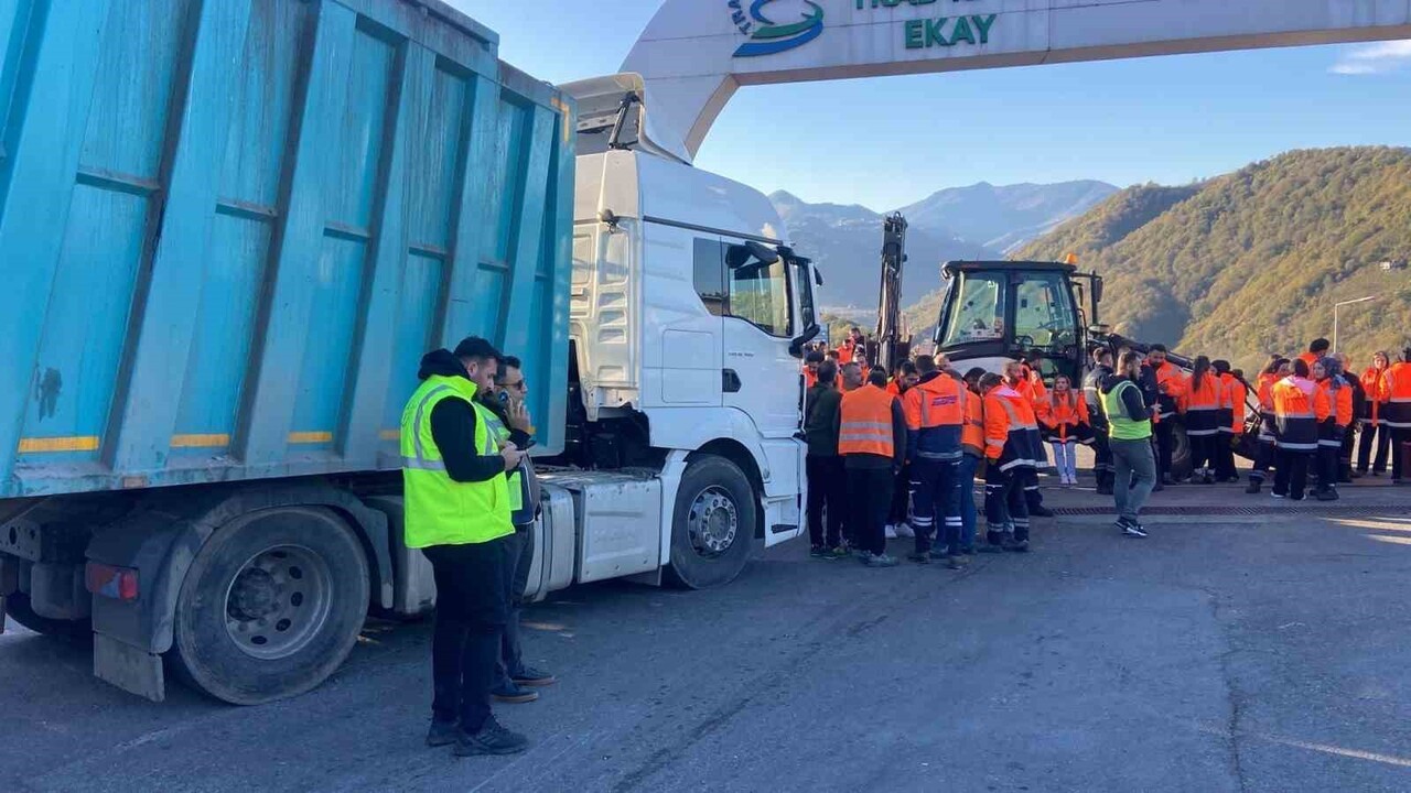 TRABZON’UN ARAKLI İLÇESİ TAŞÖNÜ MAHALLESİNDE SÜREKLİ ÇEVREYE YAYDIĞI KÖTÜ KOKULAR VE DERELERE...