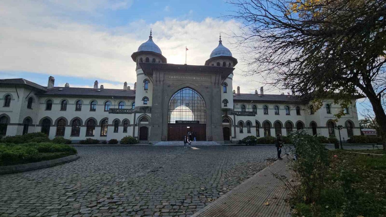 TRAKYA ÜNİVERSİTESİ’NİN ÜCRETLİ GİRİŞ KARARI YARGIDAN DÖNDÜ