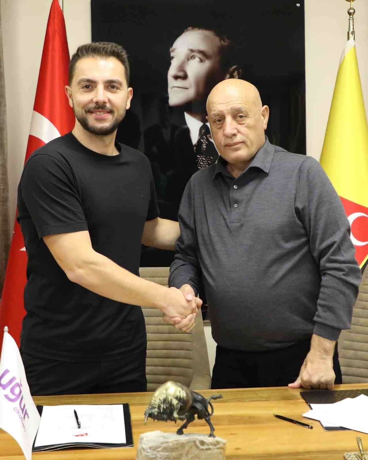 TRENDYOL 1. LİG EKİBİ İSTANBULSPOR, TEKNİK DİREKTÖRLÜK GÖREVİNE BARIŞ KANBAK'I GETİRDİ