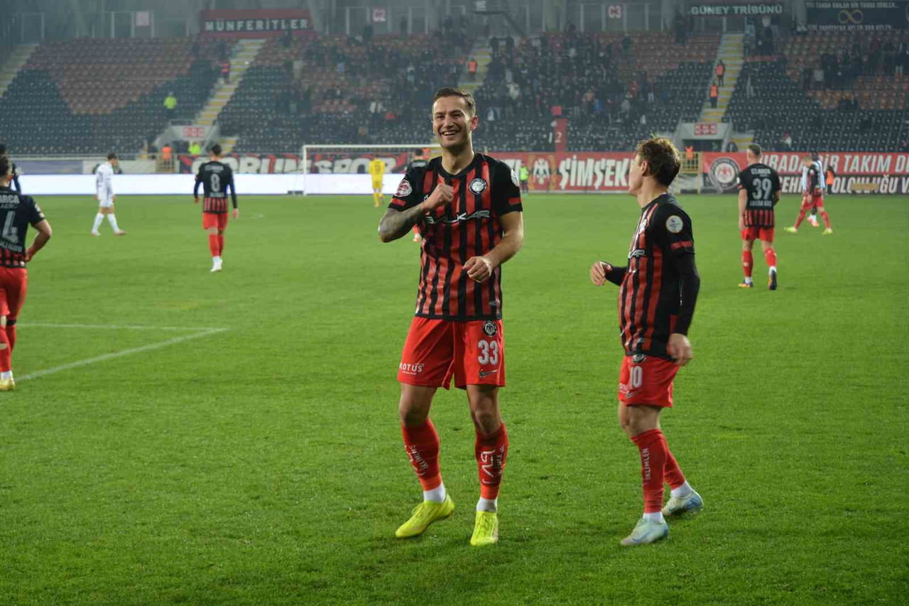 TRENDYOL 1. LİG ’İN 18. HAFTASINDA ÇORUM FK’NİN EVİNDE KONUK ETTİĞİ SAKARYASPOR’U 2-0 MAĞLUP...