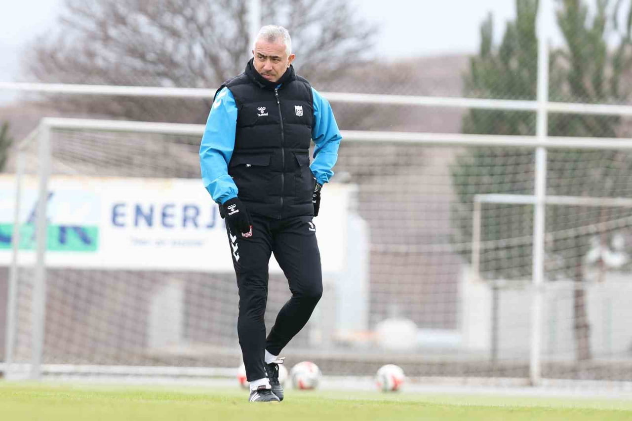 TRENDYOL 1. LİG’İN 19. HAFTASINDA SAHASINDA BANDIRMASPOR’U KONUK EDECEK OLAN ÖZBELSAN SİVASSPOR...