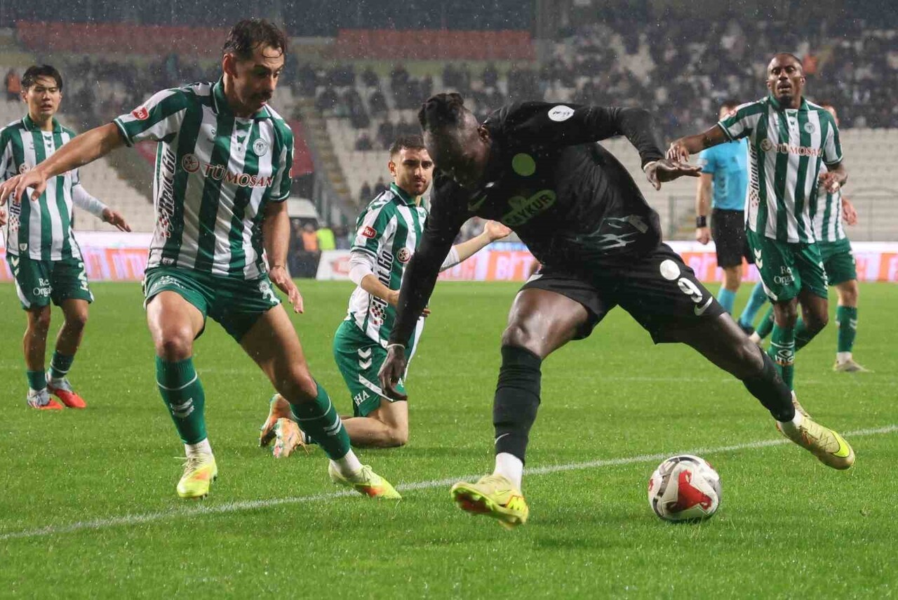 TRENDYOL SÜPER LİG'İN 15. HAFTASINDA KONYASPOR, SAHASINDA KARŞILAŞTIĞI ÇAYKUR RİZESPOR İLE 1-1...