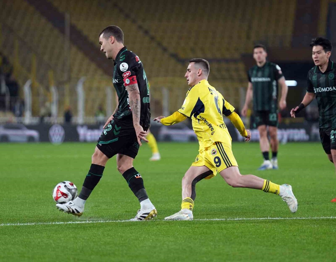 TRENDYOL SÜPER LİG'İN 16. HAFTASINDA FENERBAHÇE, SAHASINDA KONYASPOR İLE KARŞILAŞIYOR. MÜSABAKANIN...