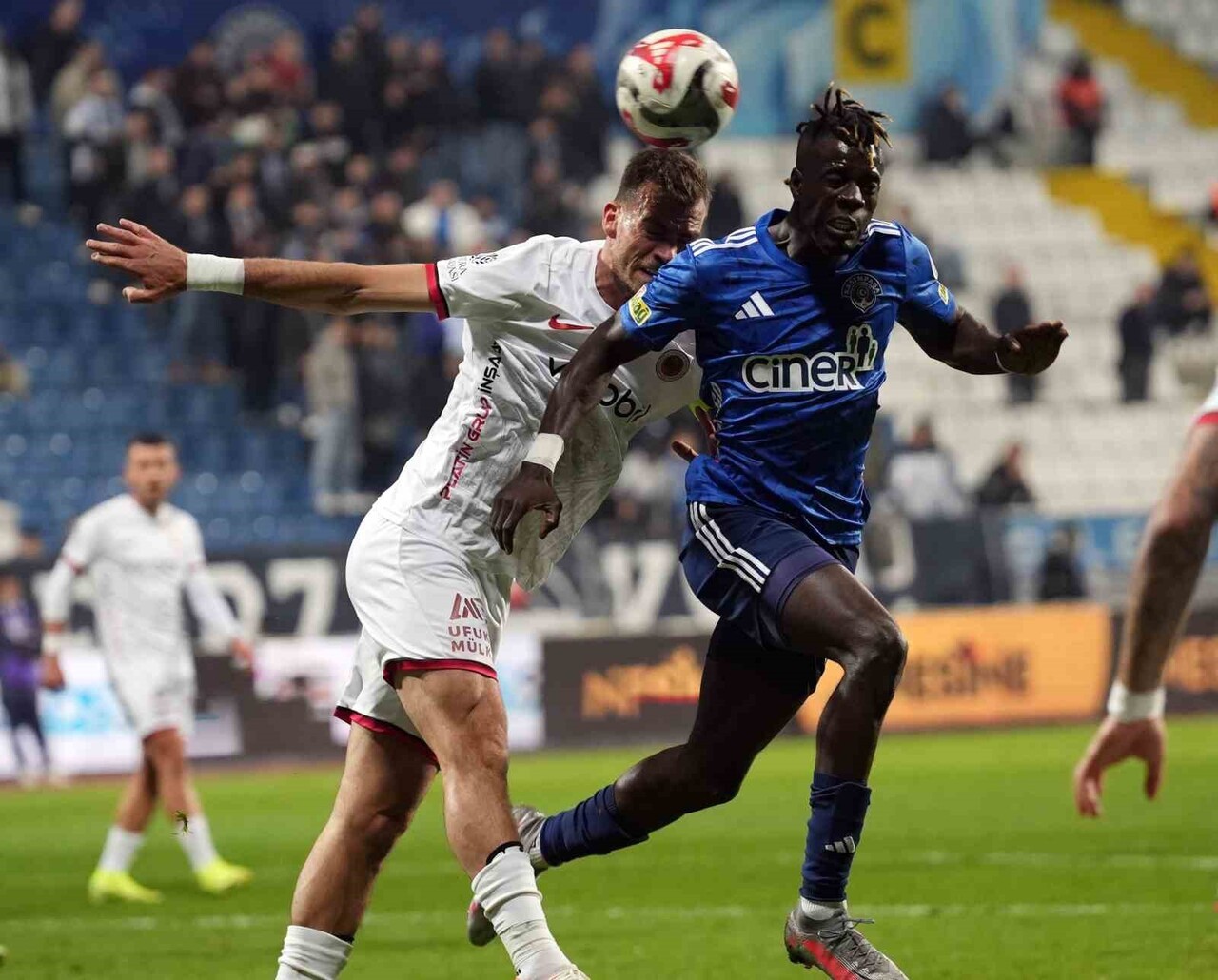 TRENDYOL SÜPER LİG’DE 16. HAFTANIN AÇILIŞ MAÇINDA KASIMPAŞA, GENÇLERBİRLİĞİ’Nİ AĞIRLIYOR....