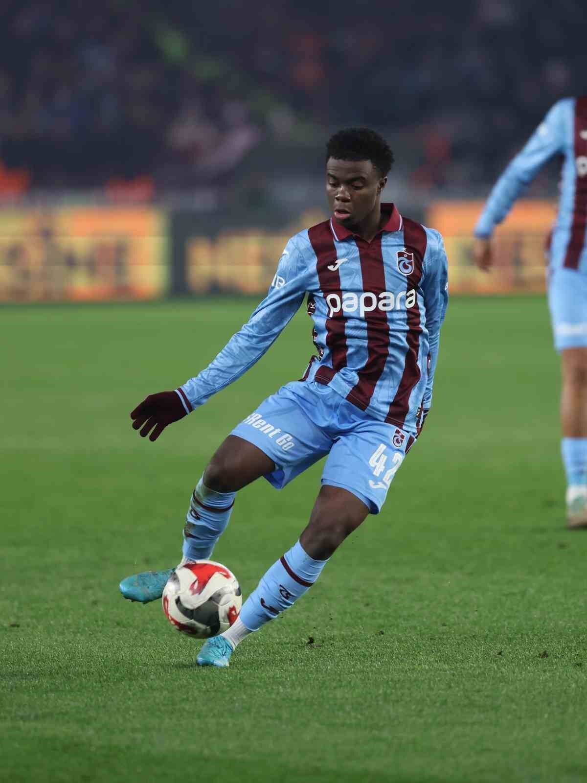 TRENDYOL SÜPER LİG’İN 16. HAFTASINDA TRABZONSPOR EVİNDE KARŞILAŞTIĞI BEŞİKTAŞ İLE 3-3 BERABERE...