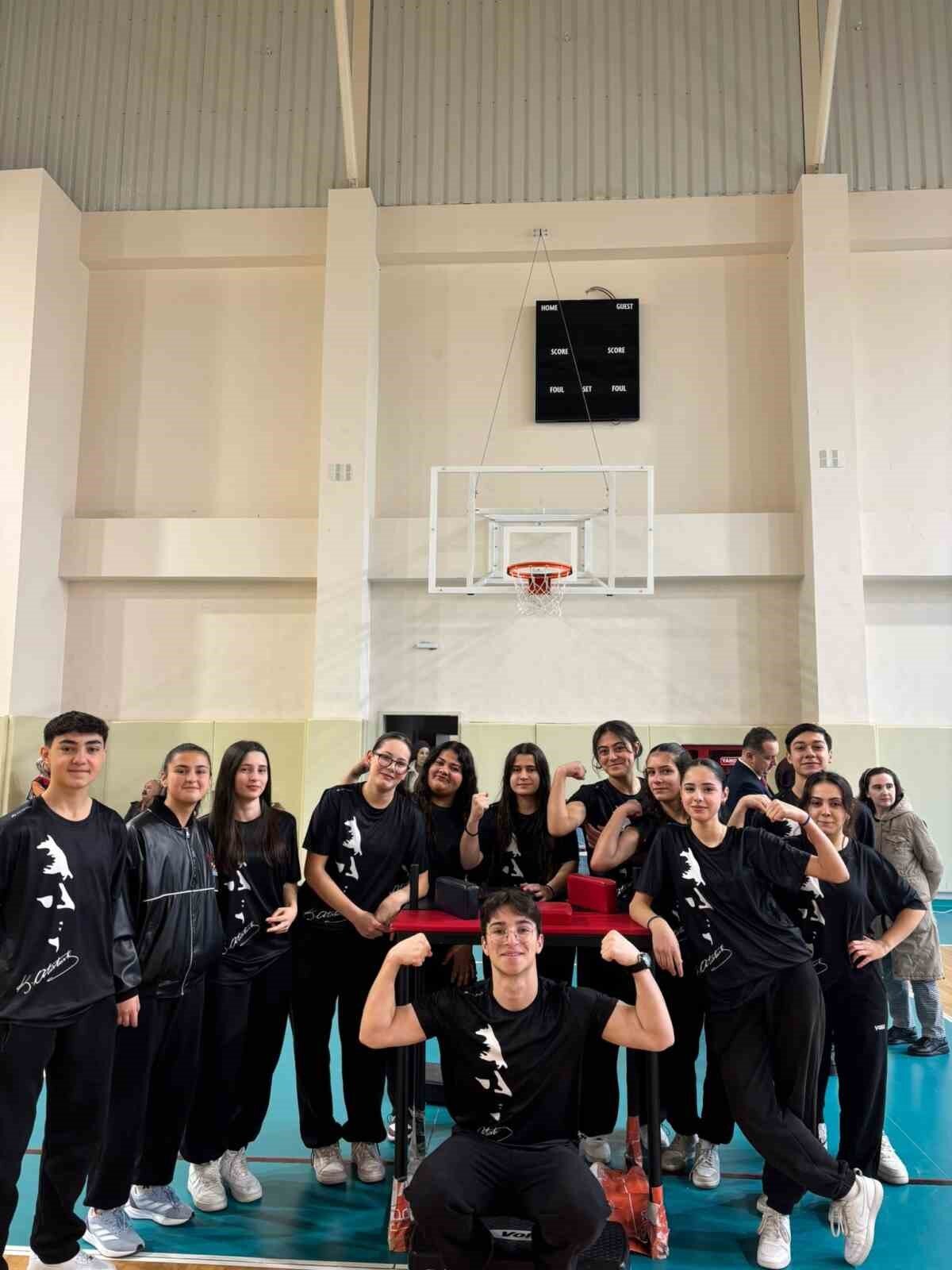 TÜRKELİ ANADOLU LİSESİ’NDEN BİLEK GÜREŞİNDE BÜYÜK BAŞARI TÜRKELİ ANADOLU LİSESİ ÖĞRENCİLERİ, SİNOP...