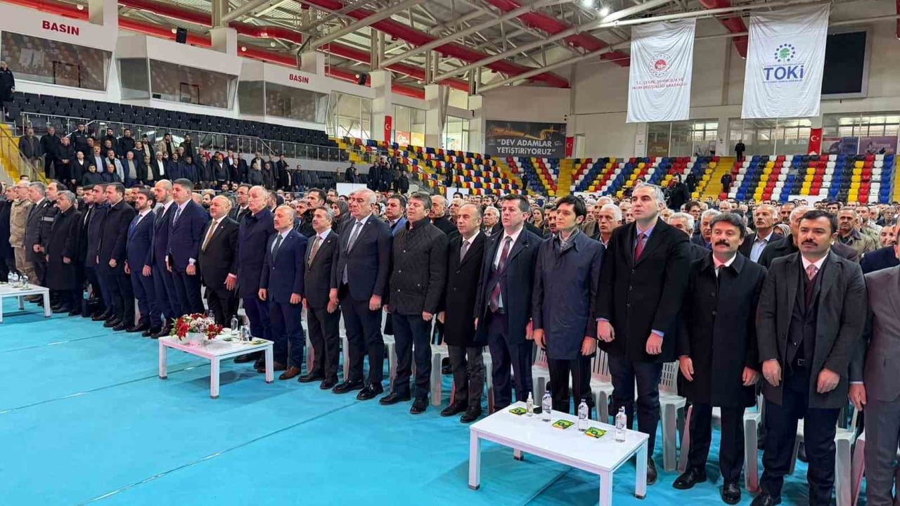 TÜRKİYE GENELİNDE HAYATA GEÇİRİLEN 500 BİN SOSYAL KONUT PROJESİ KAPSAMINDA ADIYAMAN’DA İLK KURA...