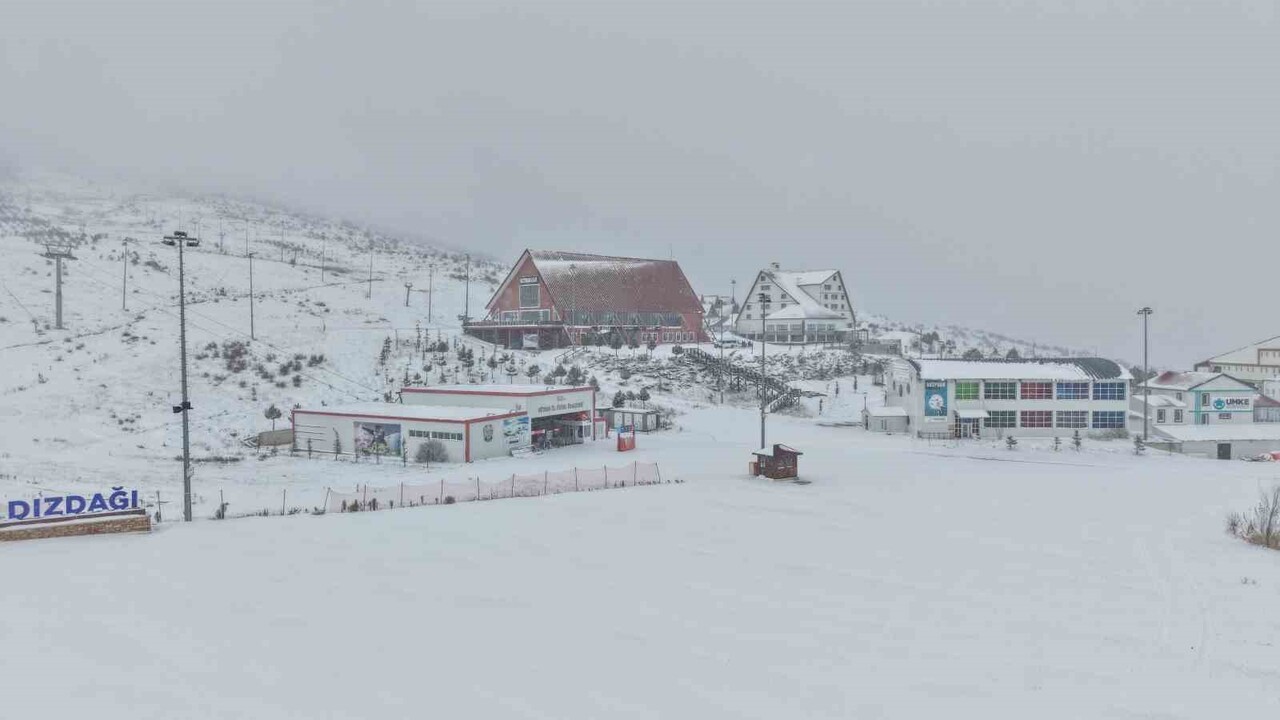 TÜRKİYE’NİN EN EKONOMİK KAYAK MERKEZLERİNDEN BİRİSİ OLAN YILDIZ DAĞI KAYAK MERKEZİ’NDE KAR YAĞIŞI...