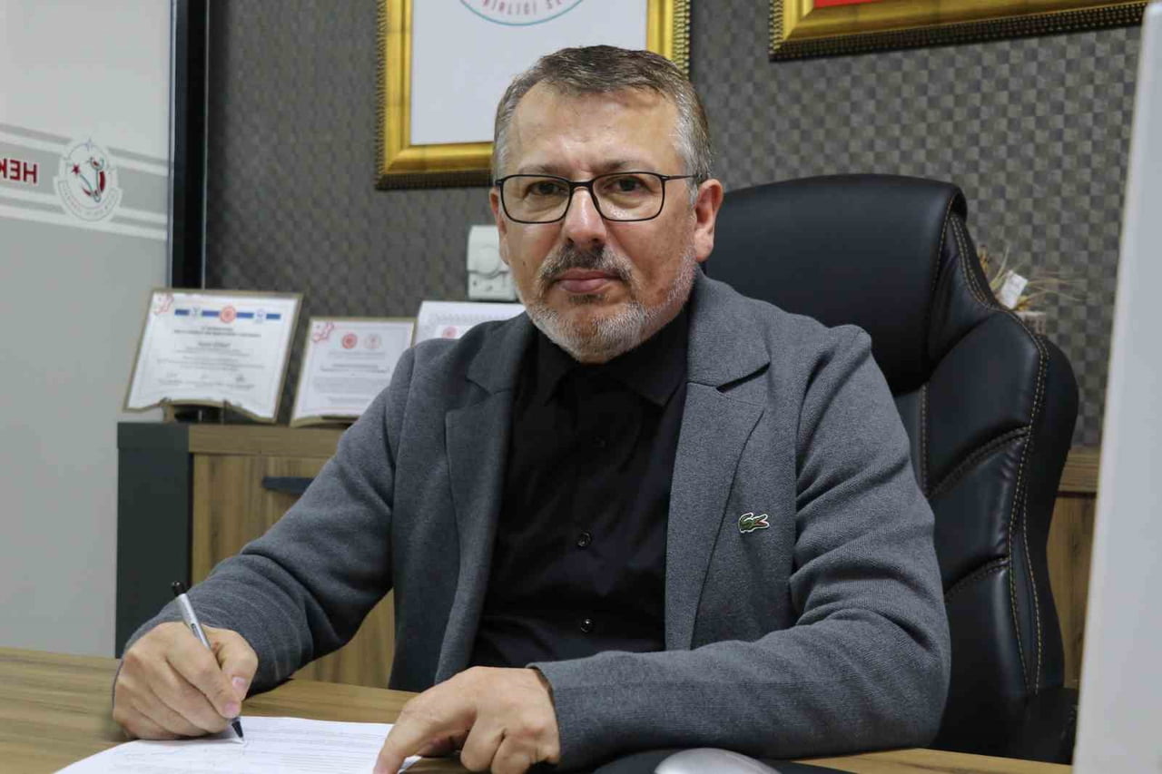 TUS’TA (TIPTA UZMANLIK EĞİTİMİ GİRİŞ SINAVI) ANA BRANŞ PUANLARININ DÜŞMESİ VE GENÇ HEKİMLERİN...