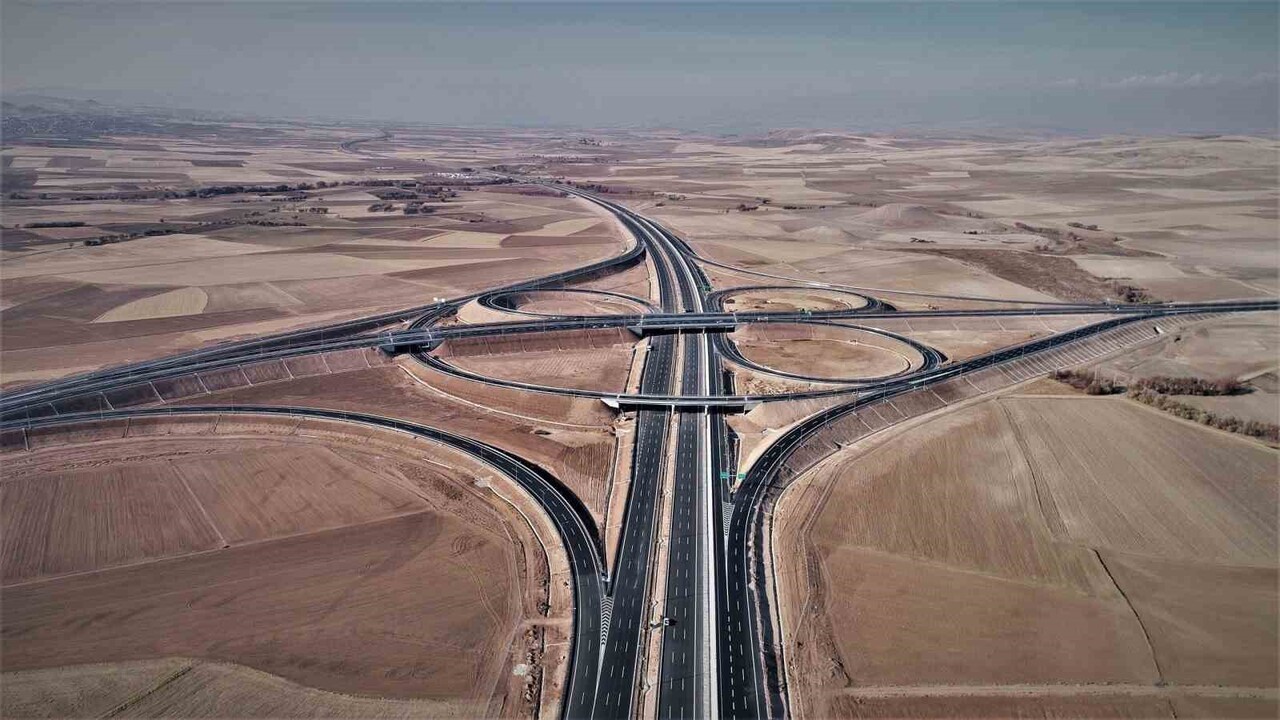 ULAŞTIRMA VE ALTYAPI BAKANI ABDULKADİR URALOĞLU, 5. YILINI KUTLAYAN ANKARA-NİĞDE OTOYOLU’NUN...