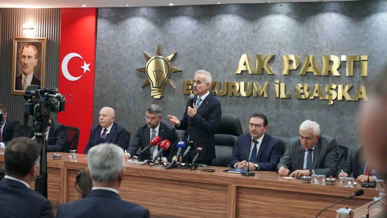 ULAŞTIRMA VE ALTYAPI BAKANI ABDULKADİR URALOĞLU, AK PARTİ ERZURUM İL BAŞKANLIĞI’NI ZİYARETİNDE...