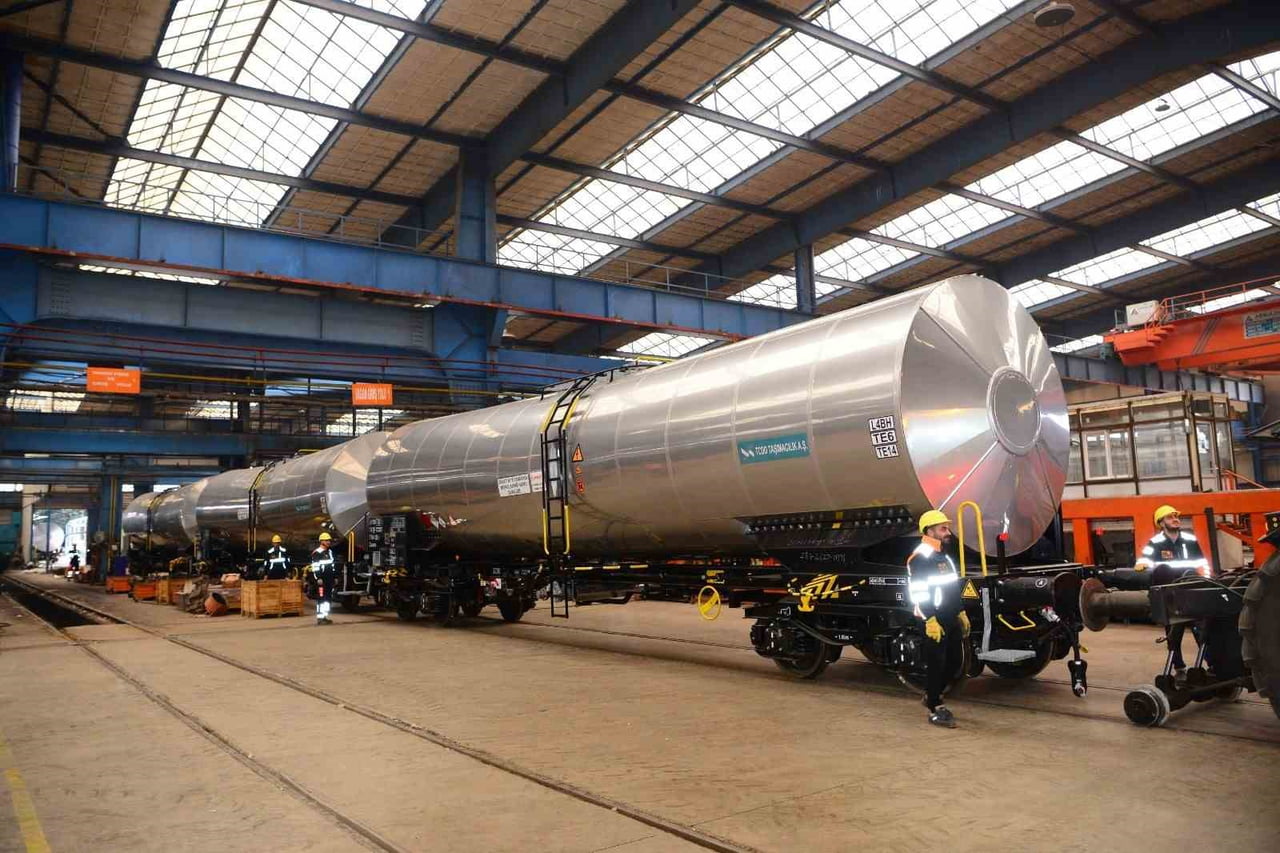 ULAŞTIRMA VE ALTYAPI BAKANI ABDULKADİR URALOĞLU, "UAIS TİPİ ASKERİ TANK TAŞIMA VAGONLARININ...