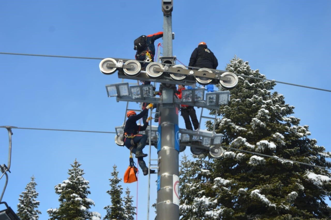 ULUDAĞ’IN ZORLU KIŞ ŞARTLARINDA TELEFERİK VE TELESİYEJLERDE MAHSUR KALMA İHTİMALİNE YÖNELİK...