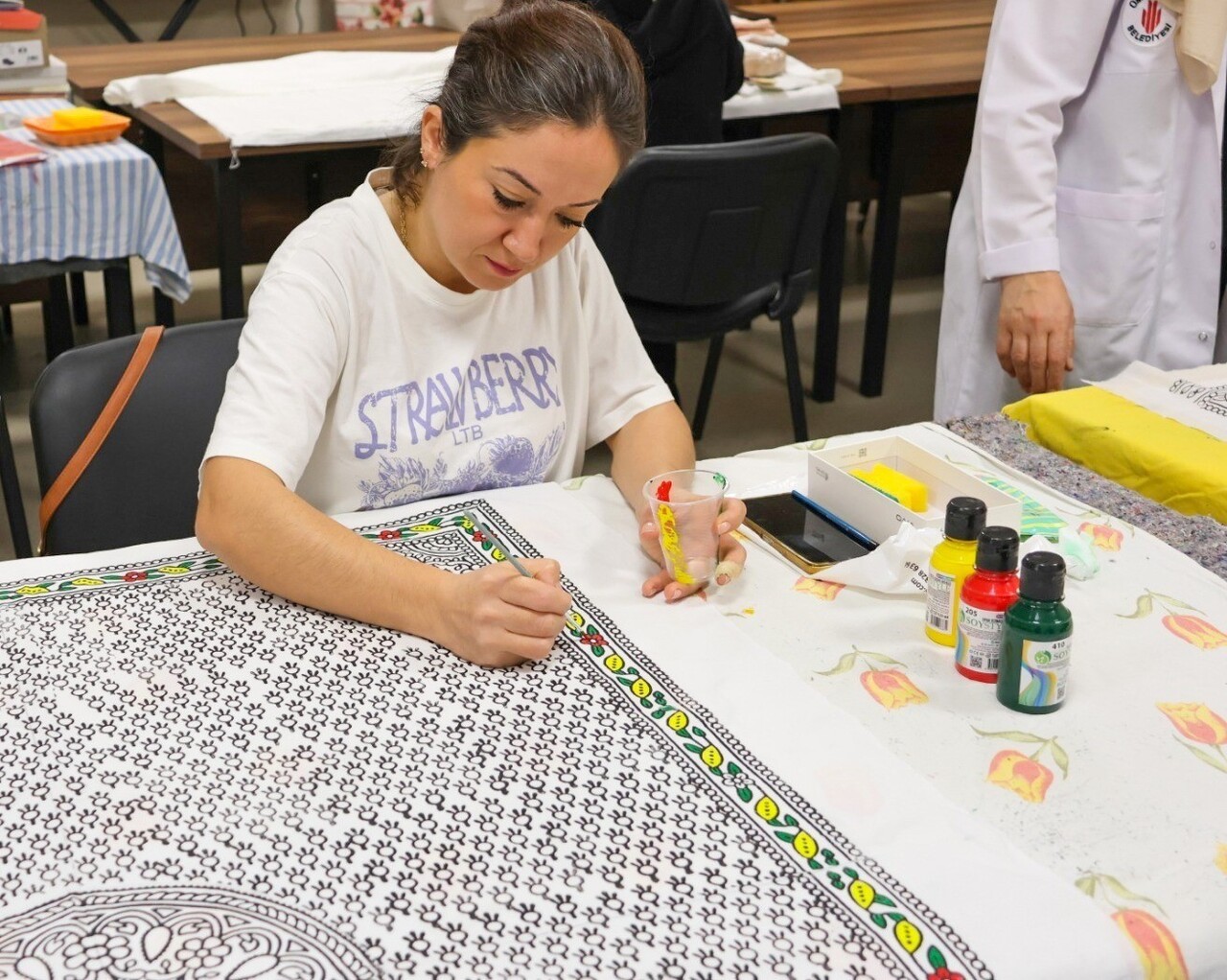 ÜMRANİYE BELEDİYESİ GELENEKSEL SANATLAR AKADEMİSİ, UNUTULMAYA YÜZ TUTMUŞ EL SANATLARINI GELECEĞE...