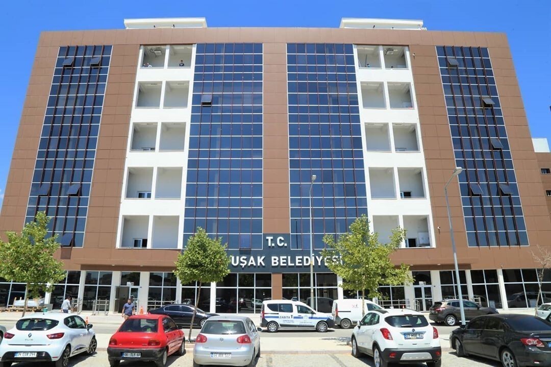 UŞAK BELEDİYESİ, 18 MİLYONU AŞAN VERGİ BORCUYLA HAZİNE VE MALİYE BAKANLIĞI TARAFINDAN YAYIMLANAN...