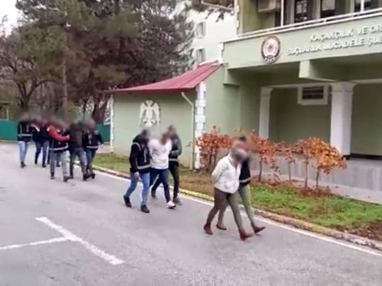 UŞAK’TA GALERİCİLİK FAALİYETİ ADI ALTINDA TEFECİLİK YAPILDIĞI YÖNÜNDE ALINAN İHBAR ÜZERİNE...