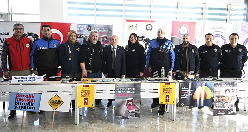 UŞAK ÜNİVERSİTESİ MEZUNLAR OFİSİ VE KARİYER GELİŞTİRME KOORDİNATÖRLÜĞÜ TARAFINDAN DÜZENLENEN İŞ...