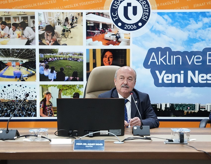 UŞAK ÜNİVERSİTESİ REKTÖRLÜĞÜ GÖREVİNE ATANAN PROF. DR. AHMET DEMİR, SENATO SALONU’NDA DÜZENLENEN...
