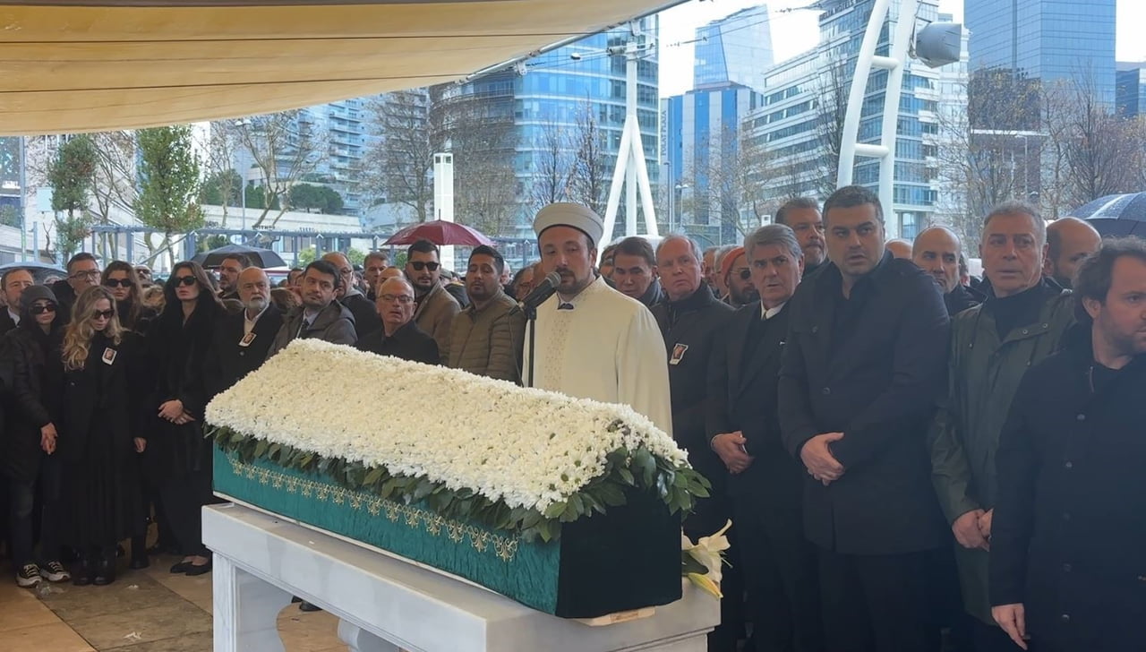 UYKUSUNDA GEÇİRDİĞİ ANİ BİR RAHATSIZLIK SONUCU HAYATINI KAYBEDEN LEYLA MİZRAHİ, BARBAROS HAYRETTİN...