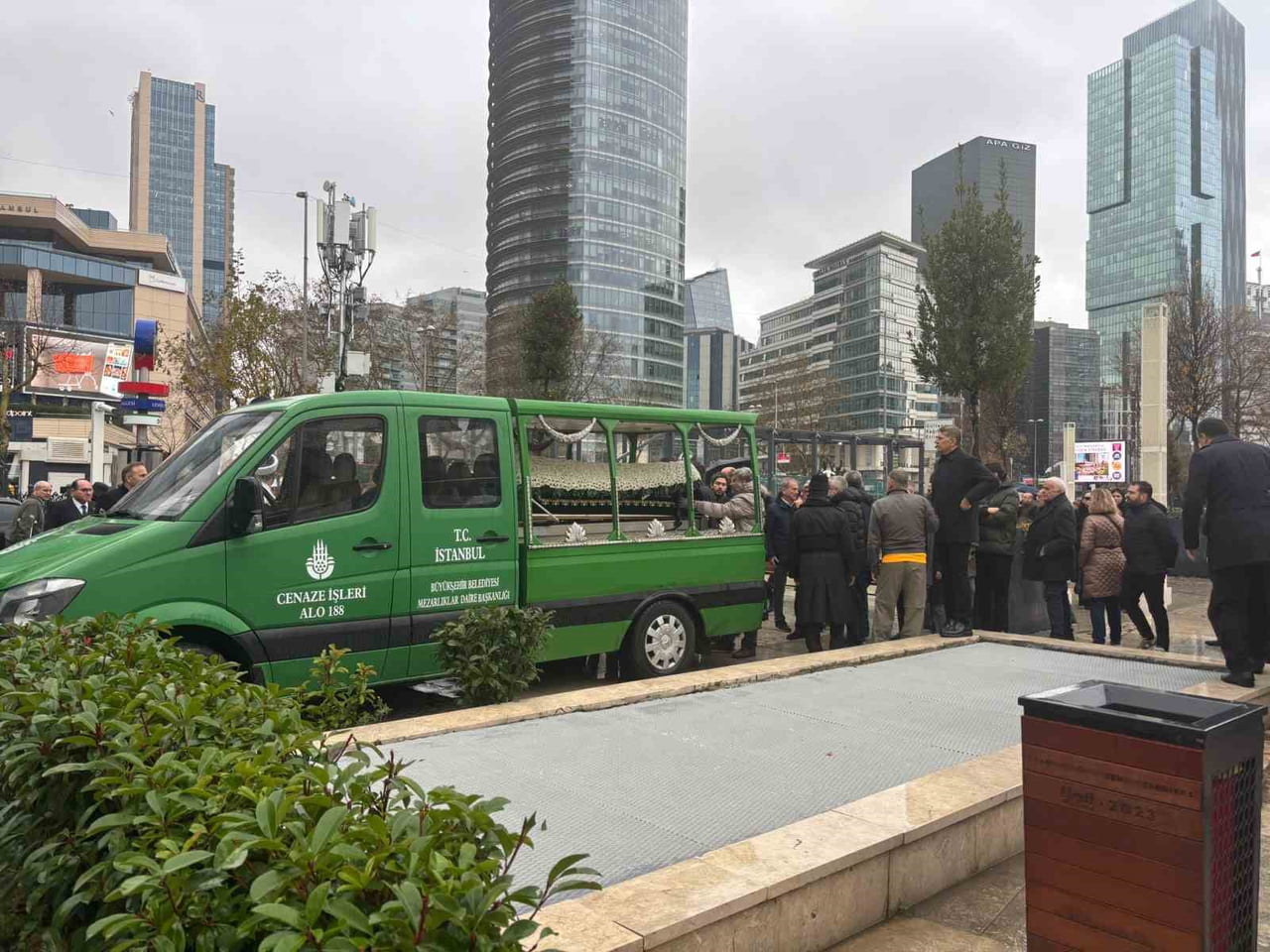 UYKUSUNDA GEÇİRDİĞİ ANİ BİR RAHATSIZLIK SONUCU HAYATINI KAYBEDEN LEYLA MİZRAHİ, BARBAROS HAYRETTİN...