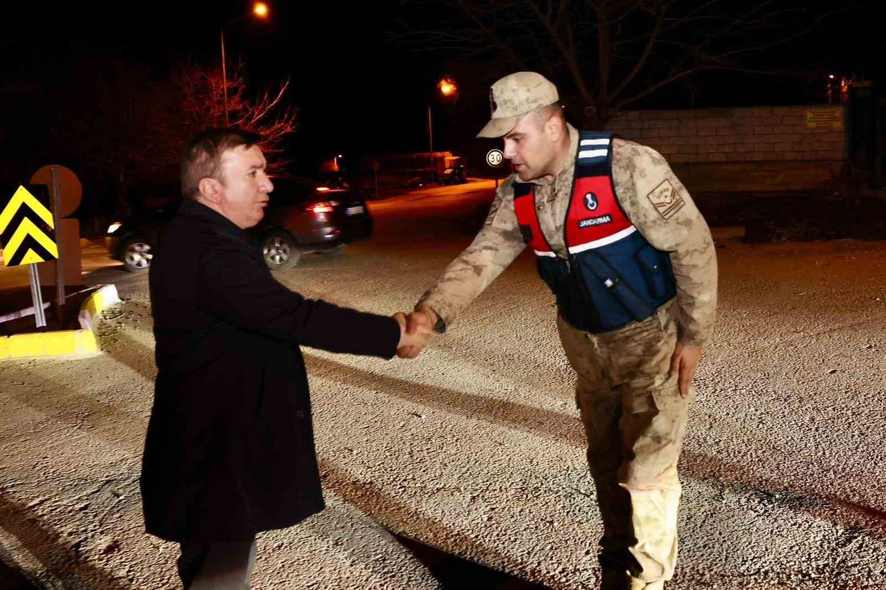 VALİ AYDOĞDU'DAN MEHMETÇİĞE MORAL ZİYARETİ