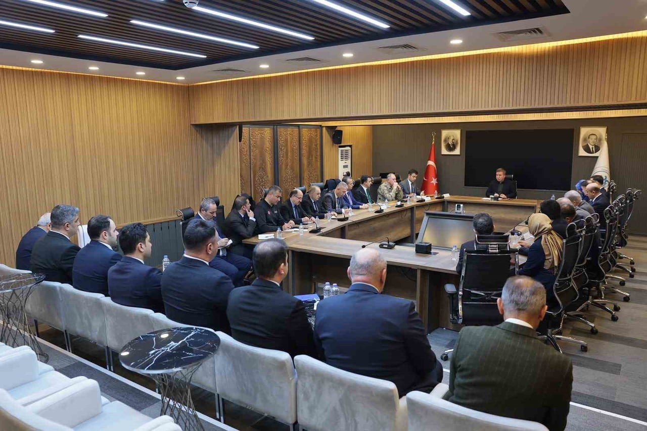 VALİ AYDOĞDU BAŞKANLIĞINDA 29. BİRİM AMİRLERİ TOPLANTISI YAPILDI