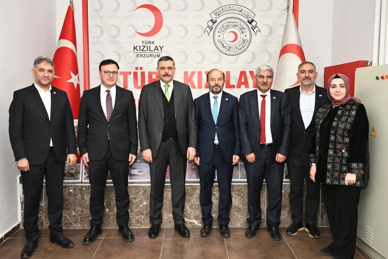 VALİ MUSTAFA ÇİFTÇİ, TÜRK KIZILAY ERZURUM ŞUBESİNİ ZİYARET ETTİ.