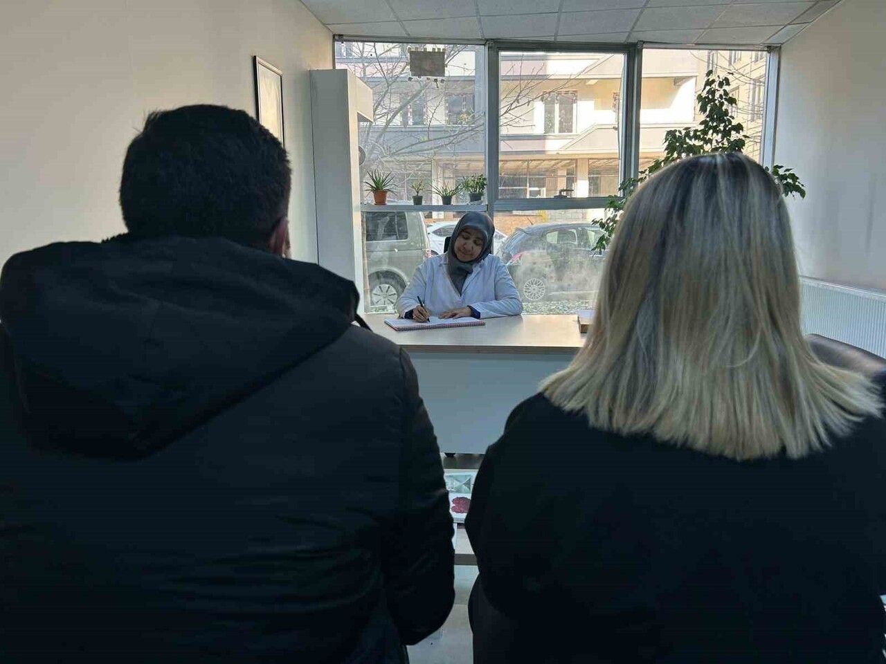 VAN'IN İPEKYOLU İLÇESİNDE ÜCRETSİZ HİZMET VEREN AİLE DANIŞMANLIĞI MERKEZİ'NDE YÜRÜTÜLEN...