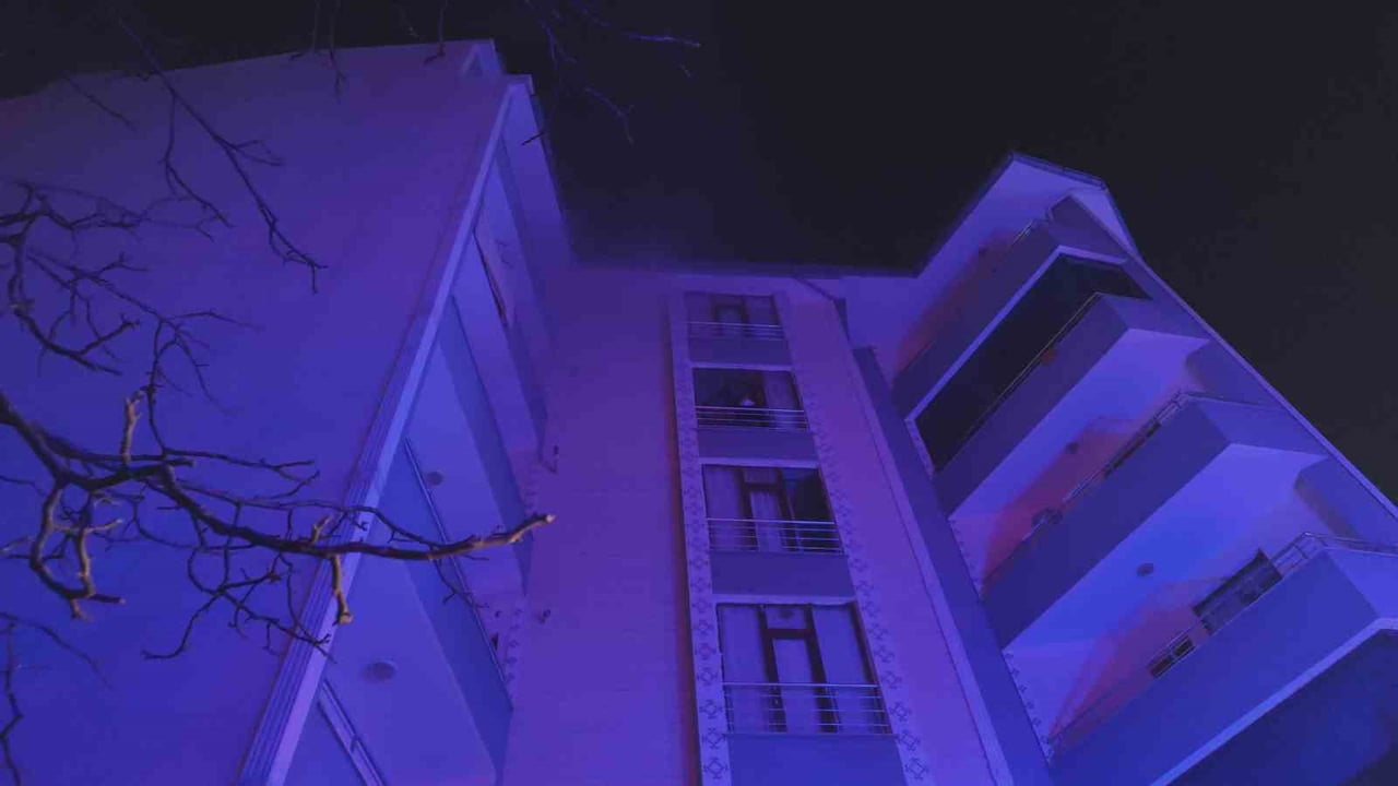 VAN’IN ERCİŞ İLÇESİNDE BİR APARTMANDA YANGIN ÇIKTI. 32 DAİRELİ APARTMANDA DUMANDAN ETKİLENEN 15...