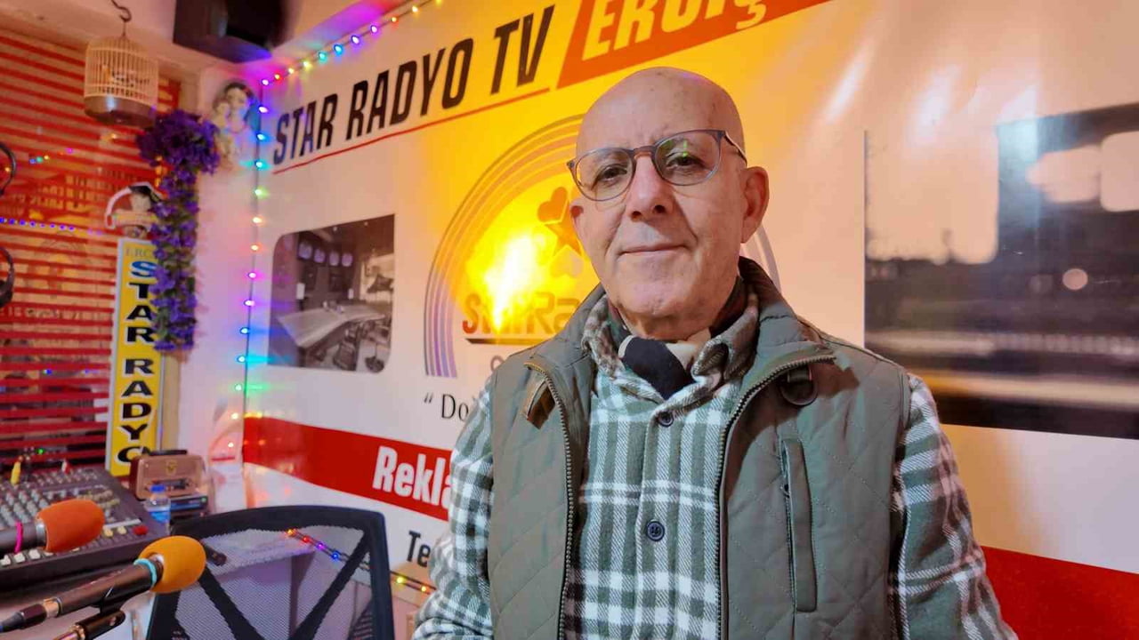 VAN’IN ERCİŞ İLÇESİNDE YAŞAYAN 70 YAŞINDAKİ İZZET BATMAZ, ÖMRÜNÜ RADYO YAYINCILIĞINA...