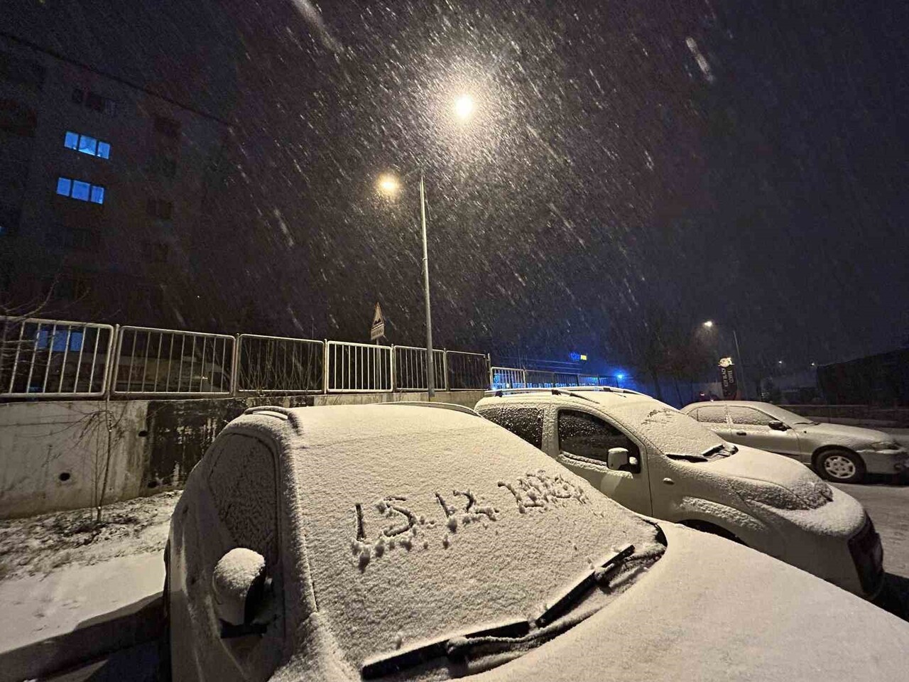 VAN’IN MERKEZ EDREMİT İLÇESİNDE AKŞAM SAATLERİNDE BAŞLAYAN VE İLERLEYEN SAATLERDE ETKİSİNİ ARTIRAN...