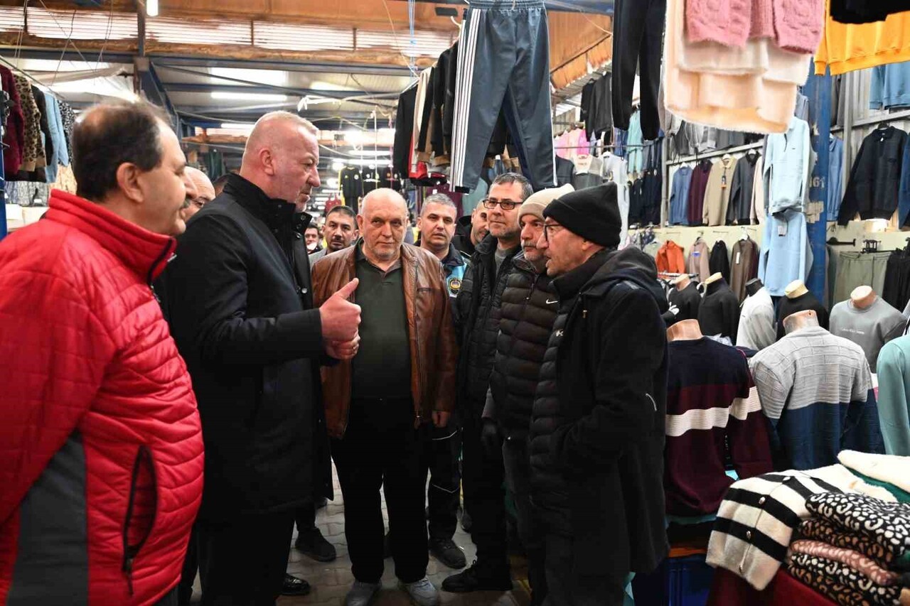 VATANDAŞLARLA KURDUĞU BİRE BİR DİYALOGLARLA HER DAİM İNSAN ODAKLI HİZMET ANLAYIŞINI SAHAYA...