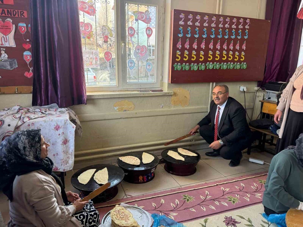 VEZİRKÖPRÜ ÖĞÜRLÜ İLKOKULU’NDA YERLİ MALI HAFTASI, DÜZENLENEN “GÖZLEME ETKİNLİĞİ” İLE...