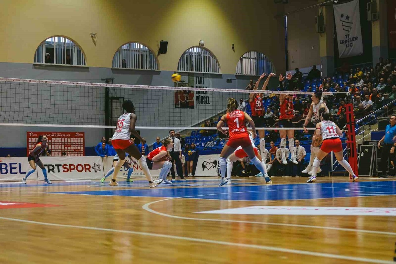 VODAFONE SULTANLAR LİGİ'NİN 9. HAFTASINDA AYDIN BÜYÜKŞEHİR BELEDİYESPOR, SAHASINDA KARŞILAŞTIĞI...