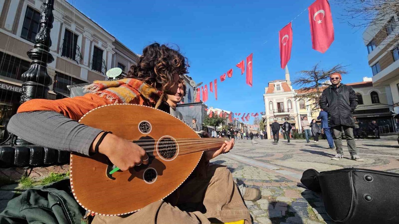 YAKLAŞIK DÖRT AYDIR BALKANLAR VE TÜRKİYE'Yİ DOLAŞAN AVRUPALI İKİ GEZGİN, TURLARININ SON DURAĞI...
