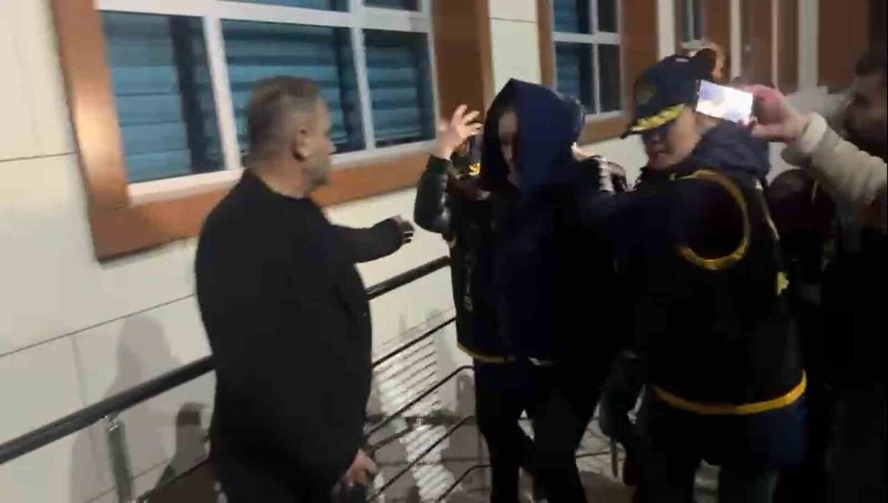 YALOVA'DAKİ EVİNİN TERASININ PENCERESİNDEN DÜŞEREK HAYATINI KAYBEDEN GÜLLÜ'NÜN ÖLÜMÜYLE İLGİLİ...