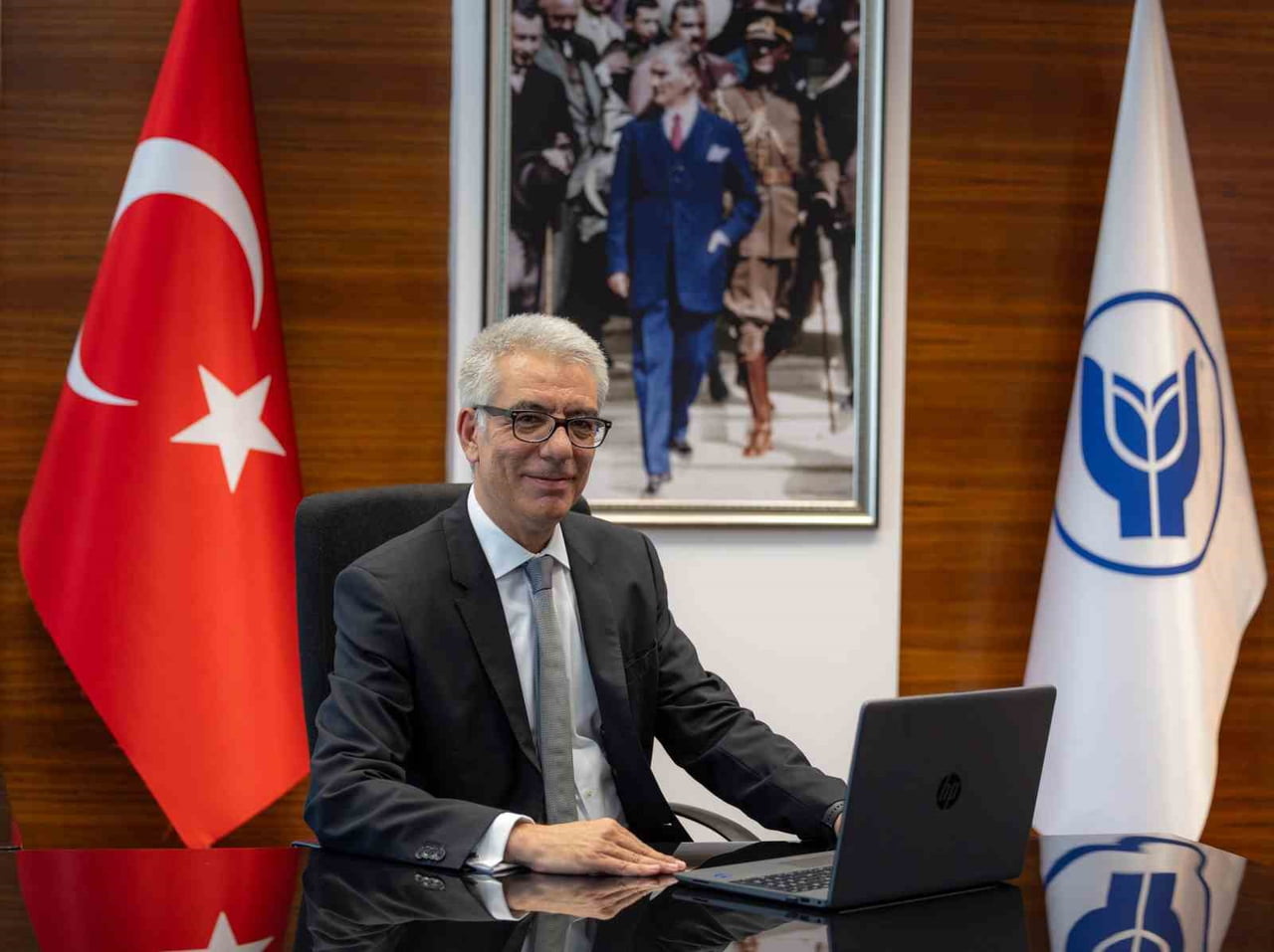 YAŞAR ÜNİVERSİTESİ REKTÖRÜ PROF. DR. LEVENT KANDİLLER