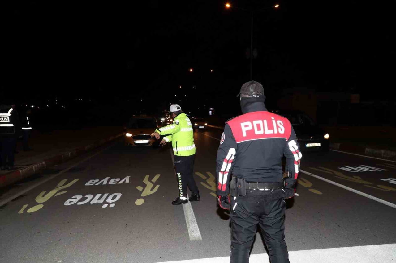 YENİ YILA GÜVENLE: ERZİNCAN’DA KAPSAMLI YILBAŞI TEDBİRLERİ