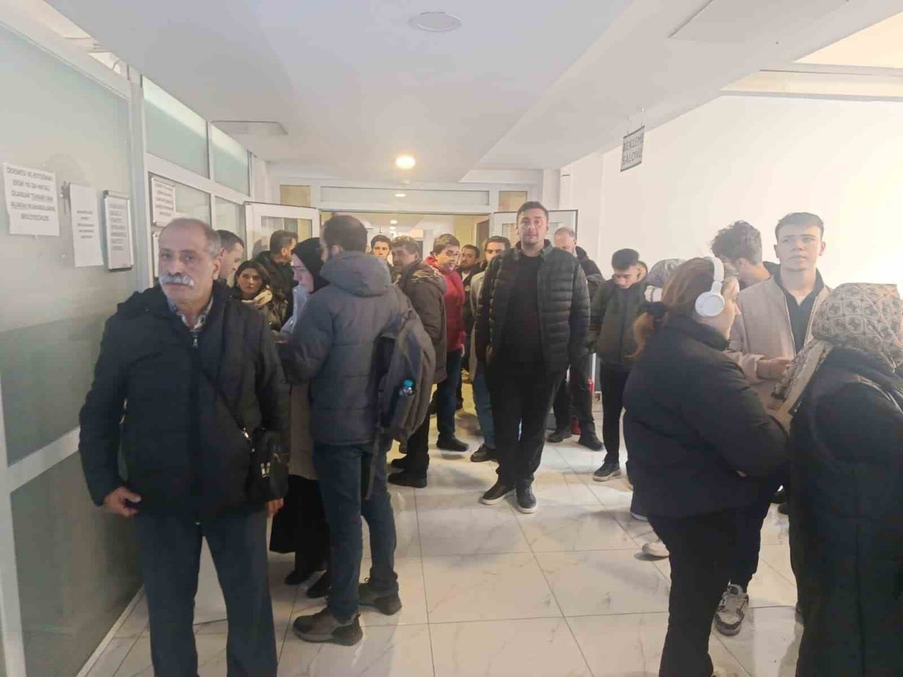 YENİ YILA SAYILI GÜNLER KALA EHLİYET, KİMLİK KARTI, PASAPORT GİBİ HARÇLARDAN ETKİLENMEK İSTEMEYEN...