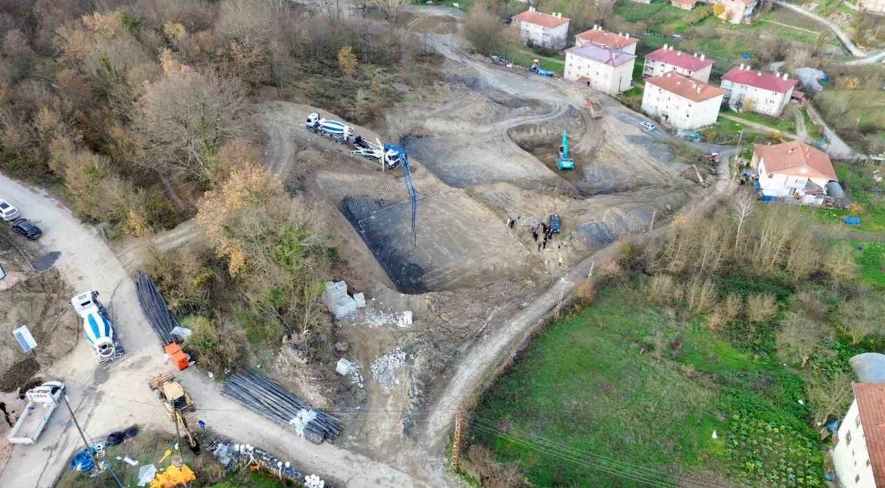 YENİCE'NİN YORTAN BELDESİNDE 64 KONUTLUK TOKİ PROJESİNİN TEMELİ ATILDI. PROJE, BÖLGEDE MODERN VE...