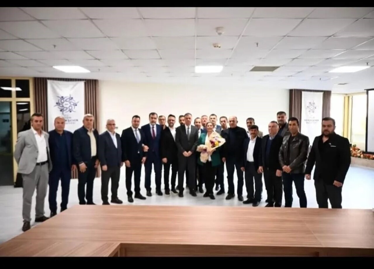 YENİPAZAR BELEDİYE BAŞKANI MALİK ERCAN, SON GÜNLERDE BELEDİYENİN ÇALIŞMALARINA YÖNELİK YAPILAN...