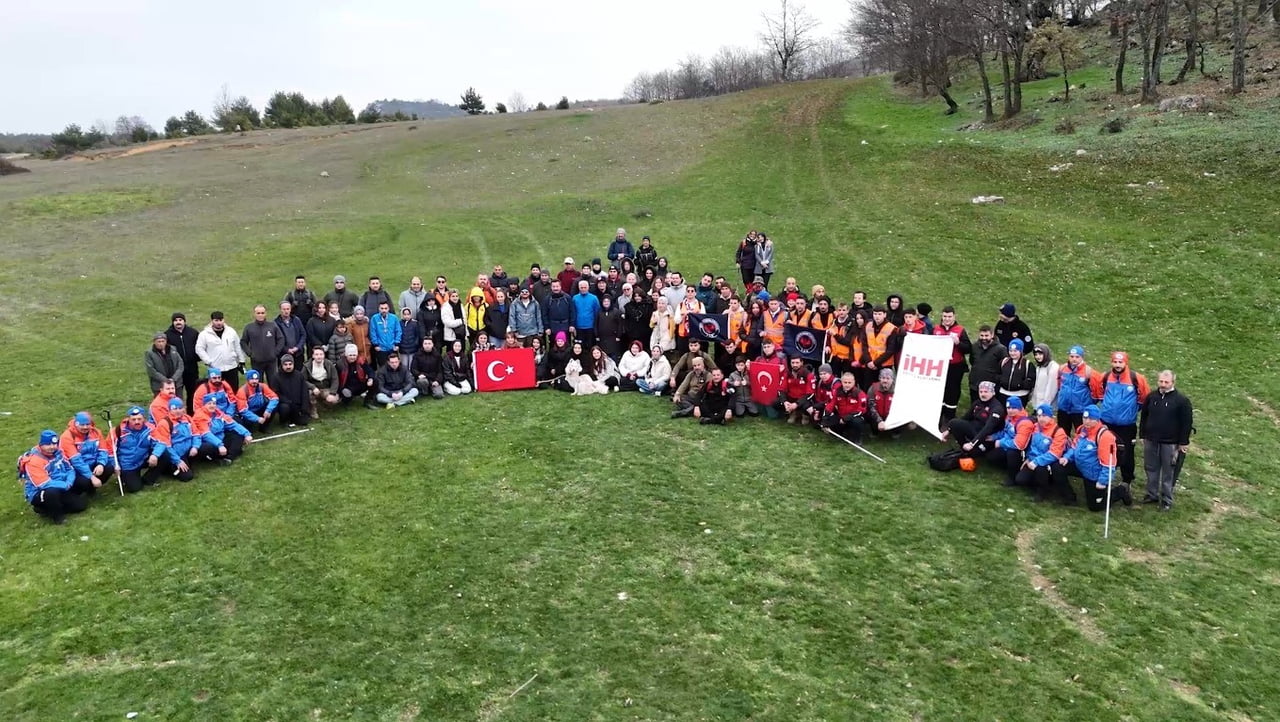 YENİŞEHİR BELEDİYE BAŞKANI ERCAN ÖZEL, 140 DOĞASEVERLE BİRLİKTE 12 KİLOMETRELİK DOĞA YÜRÜYÜŞÜ...