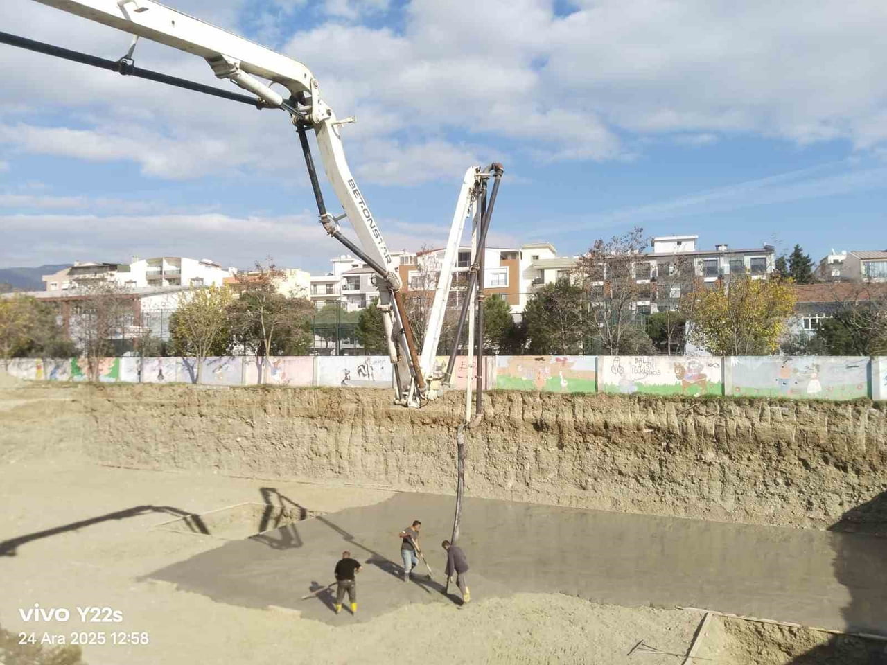 YER TESLİMİ YÜKLENİCİ FİRMAYA YAPILDI